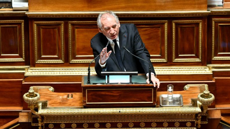 Le Premier ministre François Bayrou lors de son discours au Sénat, le 15 janvier 2025. (BERTRAND GUAY/AFP via Getty Images)