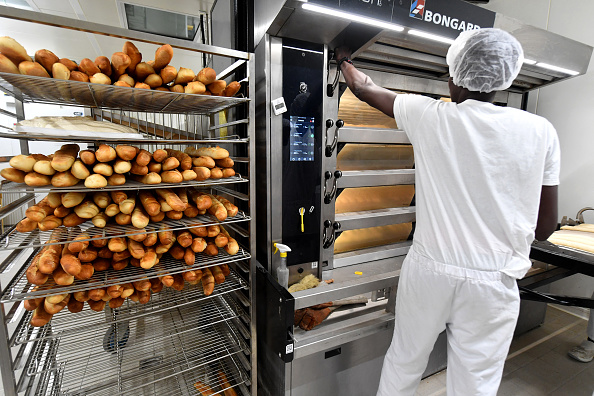 Dans une prison française, une boulangerie pour "trouver un sens" et "préparer l'après"