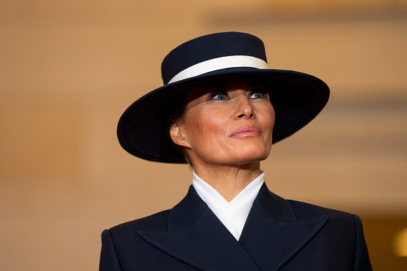 Melania Trump saluée et admirée jusqu'à son chapeau