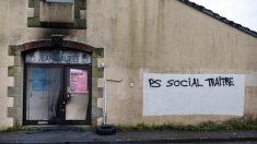 « PS social traitre » : la permanence du PS incendié à Carhaix