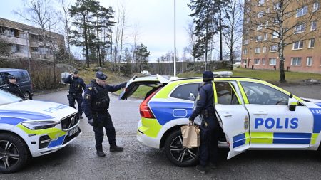 La Suède veut limiter l’accès aux armes semi-automatiques, après la fusillade qui a fait 10 morts