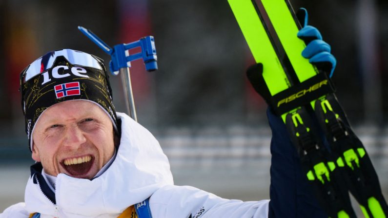 La fin d'une ère dans le monde du biathlon: le Norvégien Johannes Boe, n°1 mondial et ogre de la discipline, mettra un terme à sa carrière en mars à l'issue de la Coupe du monde. (Photo : OLIVIER CHASSIGNOLE/AFP via Getty Images)