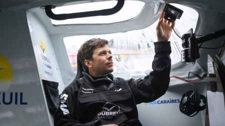 Vendée Globe : Sébastien Simon, le Vendéen, complète le podium aux Sables-d’Olonne