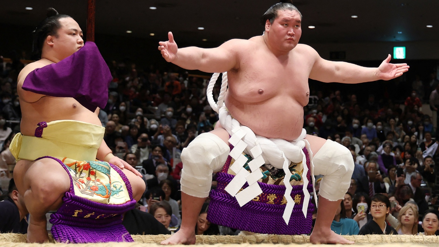 "Mon corps n'est pas à la hauteur" : le seul grand maître sumo Terunofuji du Japon prend sa retraite