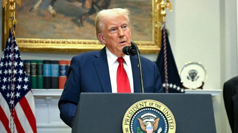 Le président Donald Trump s'exprime dans la salle Roosevelt de la Maison-Blanche, le 21 janvier 2025. (Jim Watson/AFP via Getty Images)