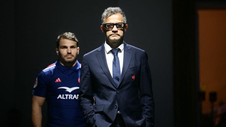 Le XV de France, qui abordera le Tournoi des six nations "avec plus de confiance" que l'année dernière, a déclaré mercredi l'entraîneur de la conquête Laurent Sempéré. (Photo : FILIPPO MONTEFORTE/AFP via Getty Images)