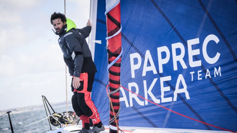 Après 51 jours de course, Charlie Dalin (Macif Santé Prévoyance) et Yoann Richomme (Paprec Arkéa) restent quasiment au coude à coude en tête du Vendée Globe, le premier comptant mercredi moins de 50 milles d'avance sur le second. (Photo : LOIC VENANCE/AFP via Getty Images)