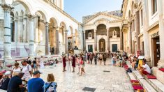 Split, Croatie : la vie moderne dans les couloirs du palais de Dioclétien