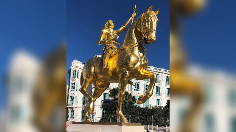 La statue de Jeanne d'Arc installée en octobre dernier près de l'église du même nom à Nice. (Crédit : Atelier Missor/X)