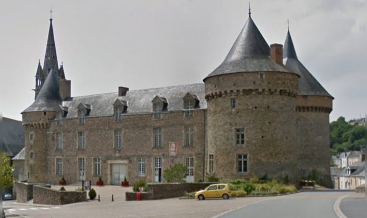 Le château de Sillé-le-Guillaume (Sarthe). (Crédit photo : capture d'écran Google Maps)