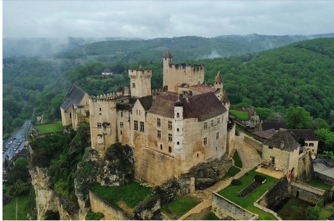 Le château de Beynac : un château français préservé à travers les âges