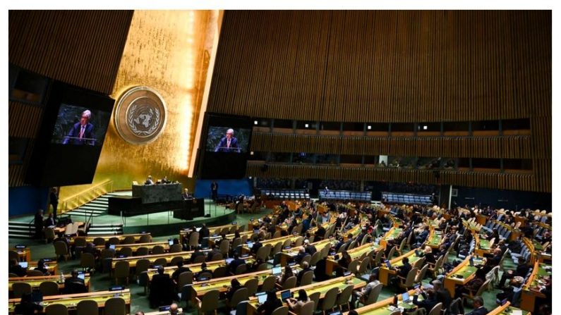 Le secrétaire général de l'ONU, António Guterres, parle des priorités pour 2025 lors de l'Assemblée générale des Nations unies au siège de l'ONU à New York, le 15 janvier 2025. (Angela Weiss/AFP via Getty Images)