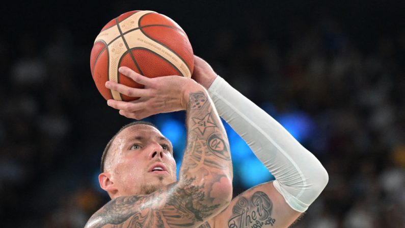 L'intérieur allemand Daniel Theis, champion du monde 2023, a signé avec Monaco jusqu'à la fin de saison, a annoncé lundi le club de la Principauté. (Photo : DAMIEN MEYER/AFP via Getty Images)