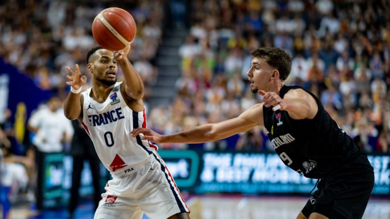 L'Équipe de France a conclu sa phase de qualifications par une victoire dans l'ultime seconde contre la Bosnie-Herzégovine (76-74) lundi à Orléans. (Photo : Alexander Scheuber/Getty Images)