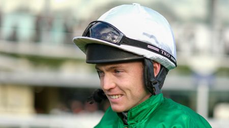 Le jockey irlandais Michael O’Sullivan, grand espoir dans sa discipline, est décédé à l’âge de 24 ans à la suite d’une chute