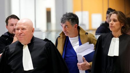 Violences conjugales : Stéphane Plaza condamné à un an de prison avec sursis