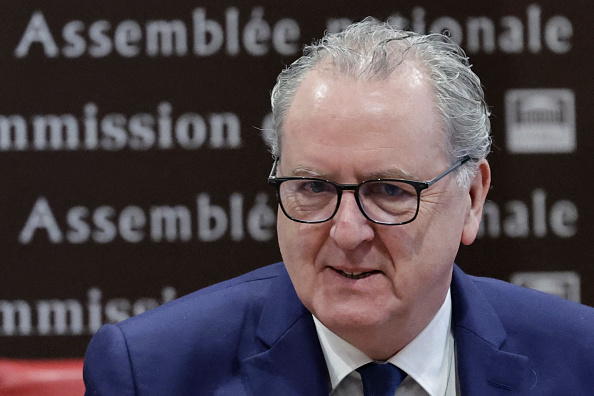 L'ancien président de l'Assemblée nationale et candidat à la présidence du Conseil constitutionnel Richard Ferrand assiste à une audition de la commission des lois à l'Assemblée nationale, le 19 février 2025. (Photo STEPHANE DE SAKUTIN/AFP via Getty Images)