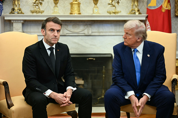 "Pour être franc, nous avons payé" : Emmanuel Macron reprend Donald Trump en direct sur l'aide à l'Ukraine