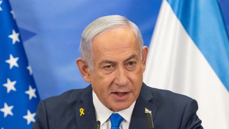 Le Premier ministre israélien Benyamin Netanyahou s'exprime lors d'une conférence de presse conjointe avec le secrétaire d'État américain à son bureau de Jérusalem, le 16 février 2025. (OHAD ZWIGENBERG/POOL/AFP via Getty Images) 