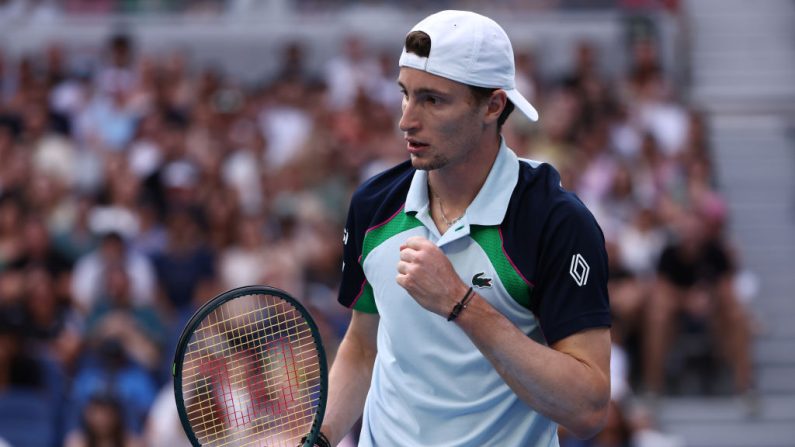 Ugo Humbert, 17e joueur mondial, s'est qualifié vendredi pour le dernier carré du tournoi ATP 250 de Marseille, tout comme le Russe Daniil Medvedev, tête de série du tournoi. (Photo : Graham Denholm/Getty Images)