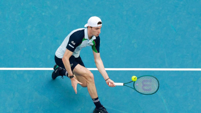 Ugo Humbert, 17e mondial et tenant du titre à l'ATP 250 de Marseille, s'est qualifié samedi pour une deuxième finale d'affilée dans la cité phocéenne en dominant le Belge Zizou Bergs (62e). (Photo : Darrian Traynor/Getty Images)