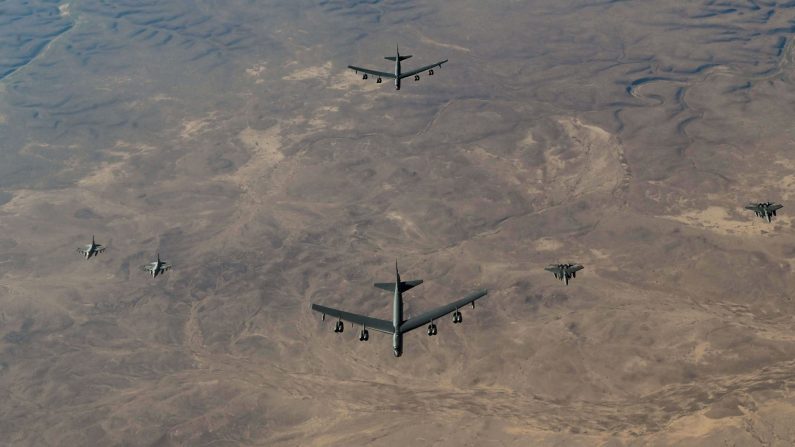 Deux B-52 effectuent une mission au Moyen-Orient pour le CENTCOM, le 17 février 2025. (CENTCOM)