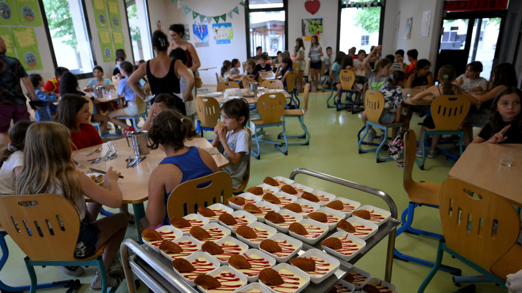 Une commune des Côtes-d’Armor revend le surplus de la cantine scolaire à ses habitants, pour un euro symbolique