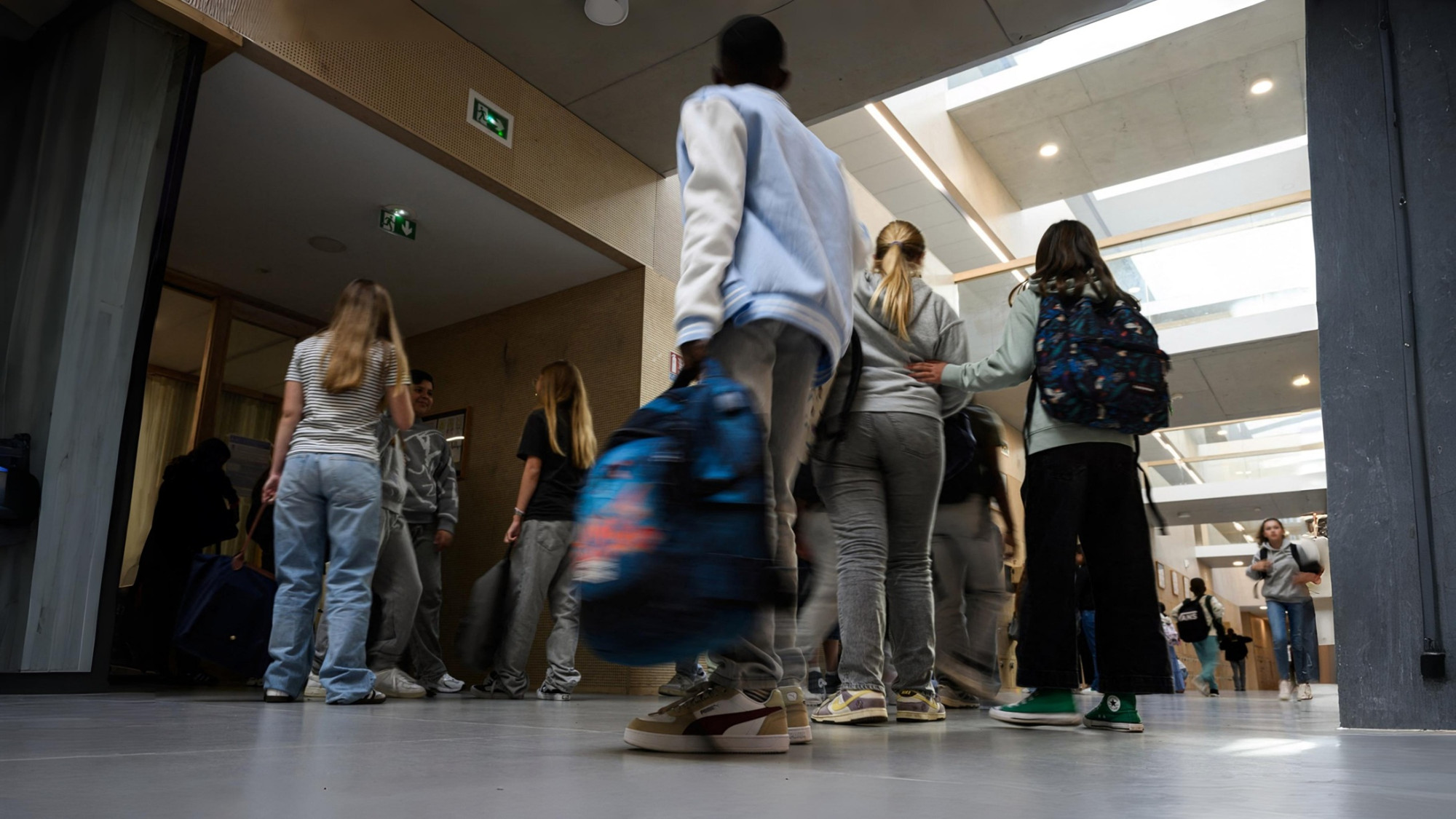 Violences à l'école : des questionnaires seront envoyés aux élèves en internat et voyages scolaires