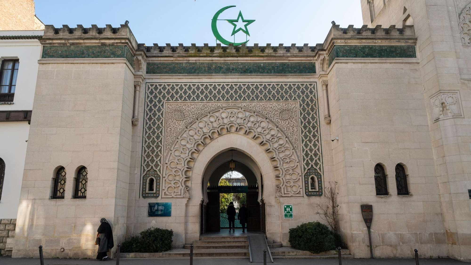 Brouille franco-algérienne : le ministre de l'Intérieur n'est plus le bienvenu à la Grande mosquée de Paris