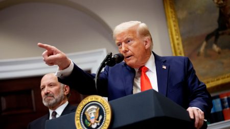« Jour de la libération » : Donald Trump renforce sa politique de hausse des droits de douane