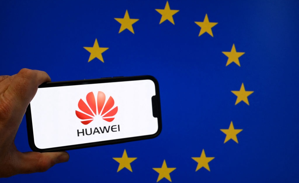 Huawei : une nouvelle affaire de corruption au Parlement européen aux multiples implications