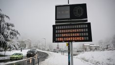 « On a été assez surpris » : la neige dans le Massif central perturbe fortement la circulation