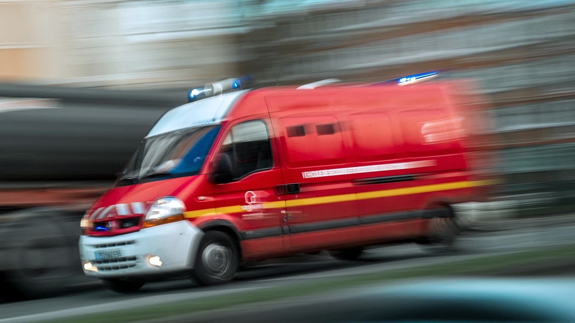 Une femme enceinte et son garçon de 10 ans décèdent dans un violent choc routier