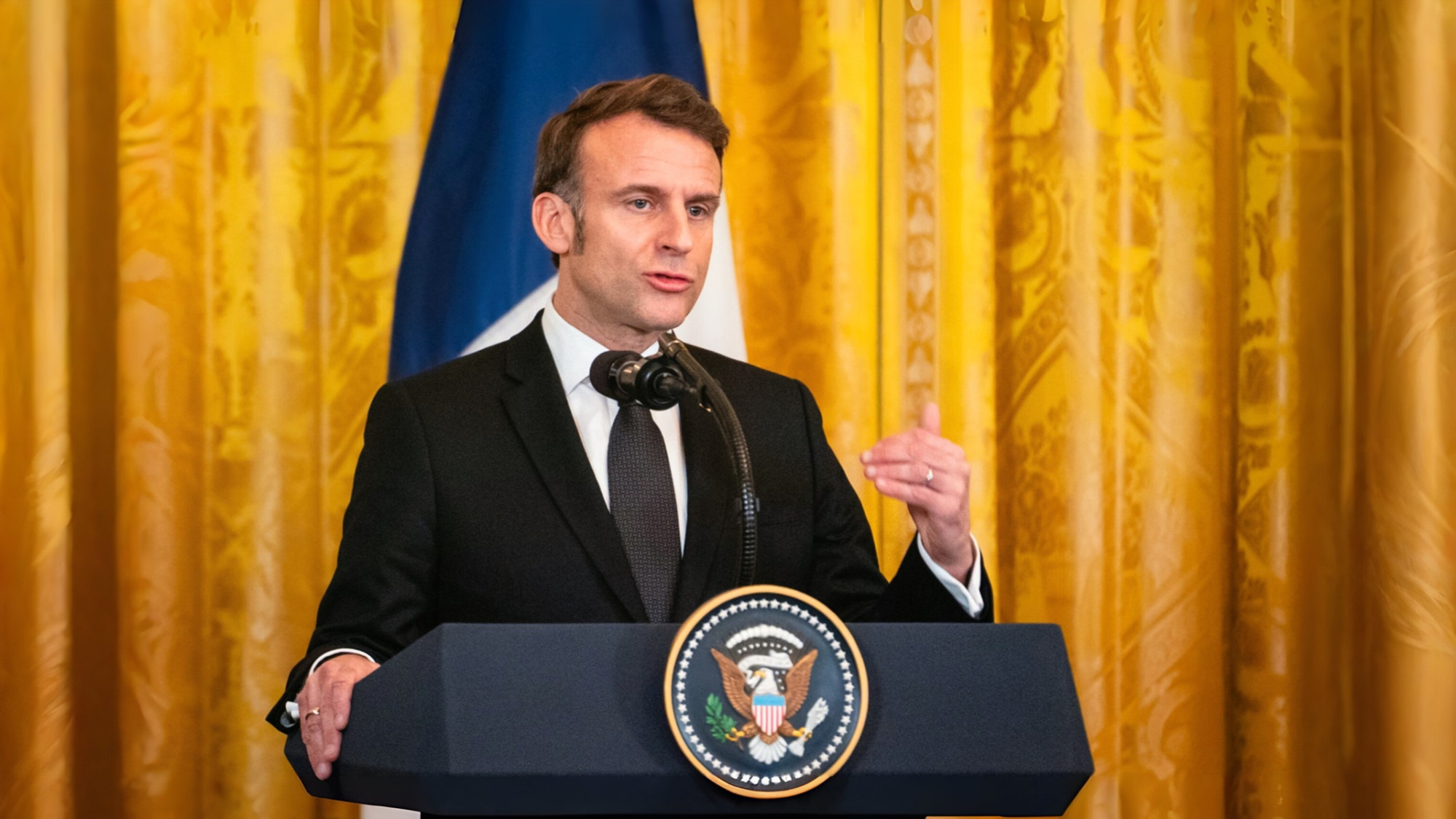 Emmanuel Macron déclare que la Grande-Bretagne et la France proposent une trêve partielle d'un mois en Ukraine