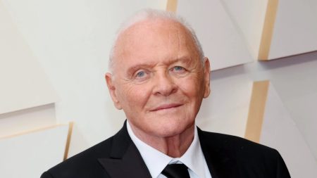 Anthony Hopkins publiera ses mémoires « brutes et passionnées » cet automne : « Ce livre est mon histoire »