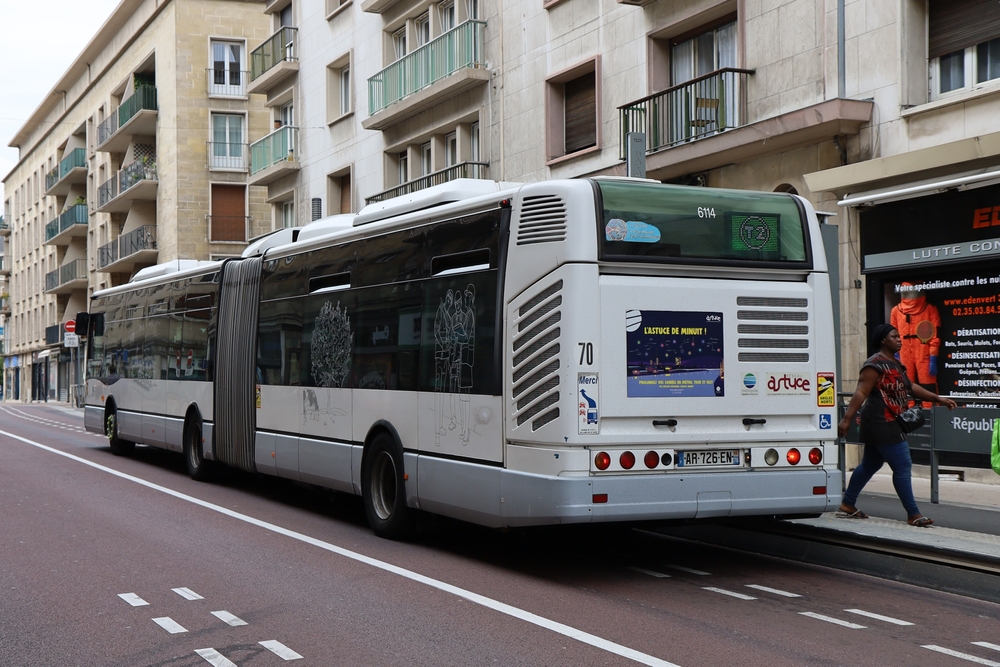 Rouen : positif à l'alcool et aux stupéfiants, un homme se retrouve avec le pied coincé sous la roue d'un bus