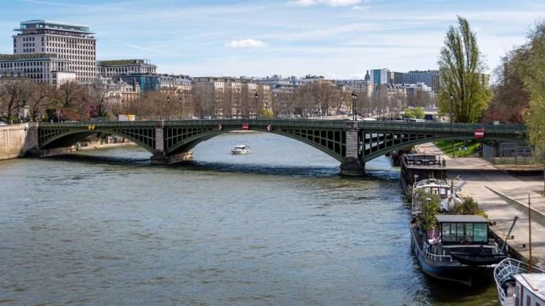 Le pont Sully à Paris. (Photo : HJBC/Shutterstock)