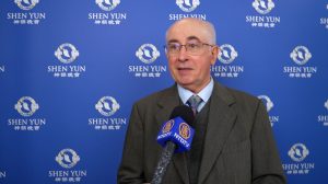 Shen Yun : un spectateur conquis par la « grande spiritualité exprimée à travers tous ces talents »