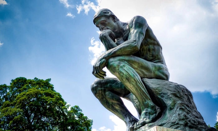 La force d'une pensée : Rodin donne vie au poète Dante dans « Le Penseur »