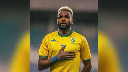 Décès du footballeur Aaron Boupendza après une chute du 11e étage de son immeuble en Chine
