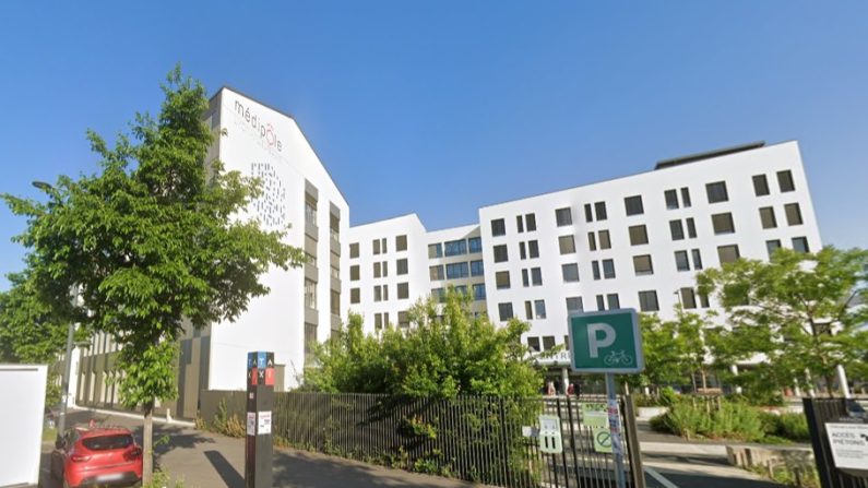 Les faits se sont produits jeudi soir aux urgences de la clinique Médipôle de Villeurbanne. (Capture d'écran Google Street View)