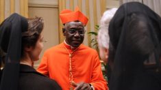 Qui est le cardinal Robert Sarah, parmi les favoris chez les conservateurs pour succéder au pape François ?