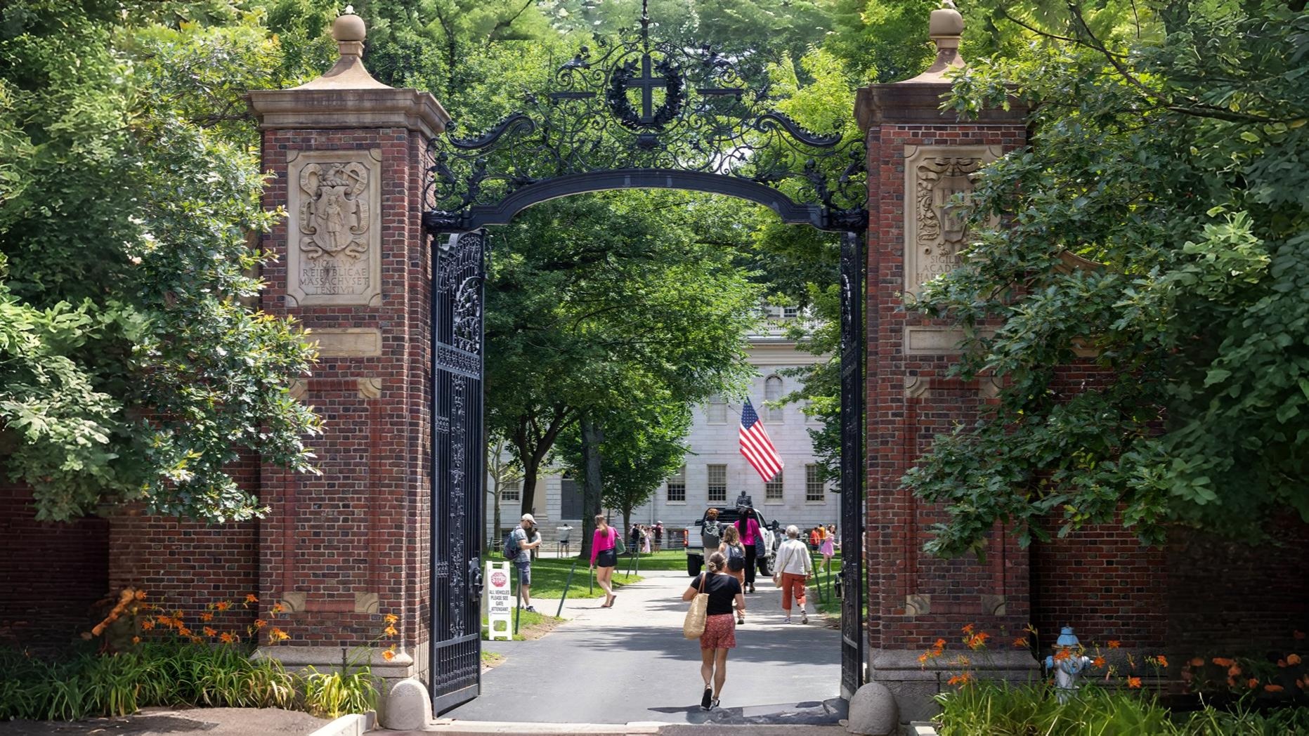 Le gouvernement fédéral américain gèle le financement de 2,26 milliards de dollars à Harvard après son refus de conformité