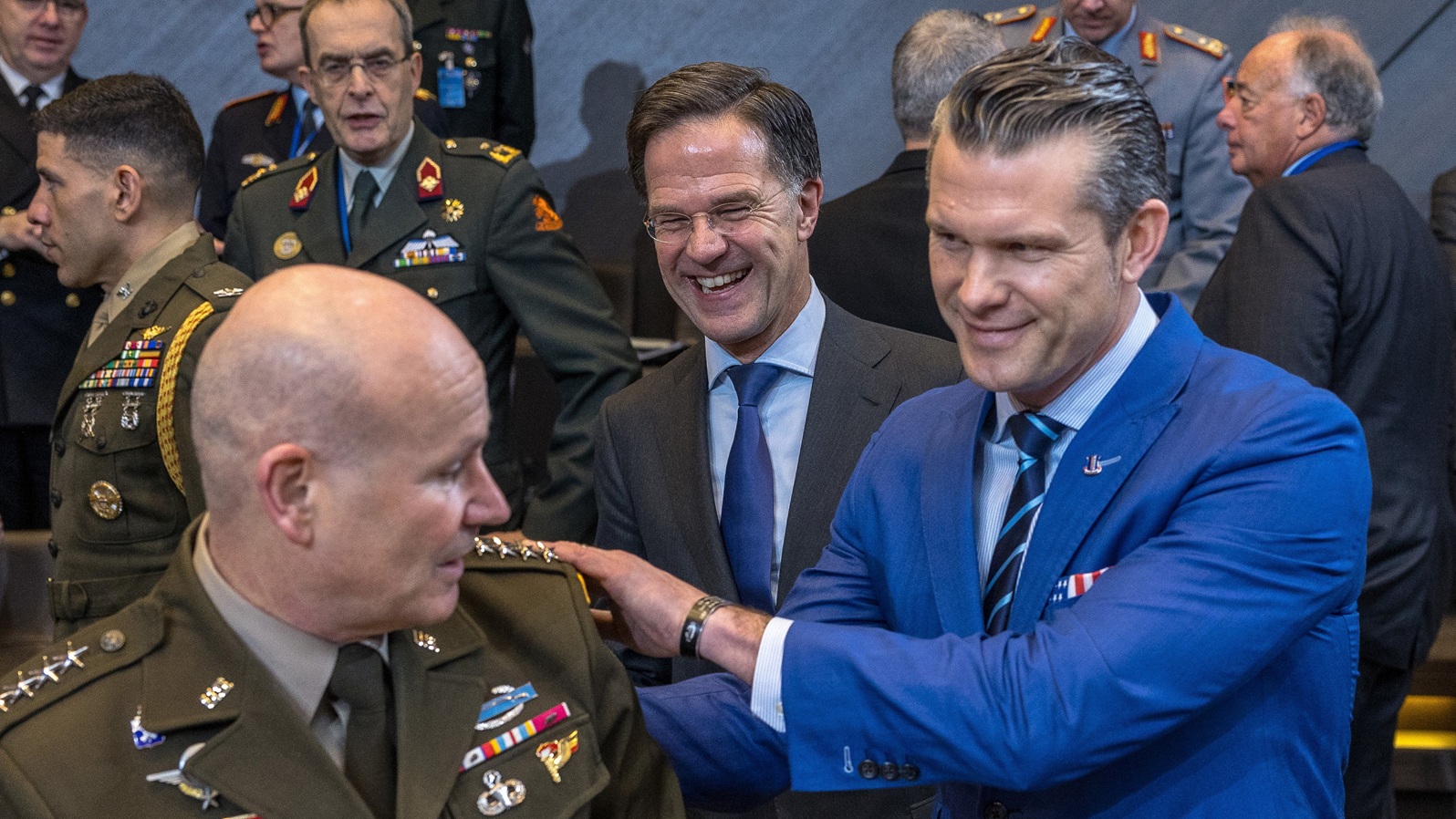 Le plus haut général américain en Europe estime que les effectifs militaires existants devraient être maintenus
