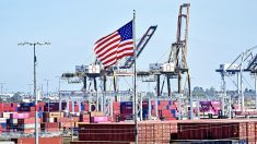 Le déficit du commerce international des États-Unis s’est réduit en février