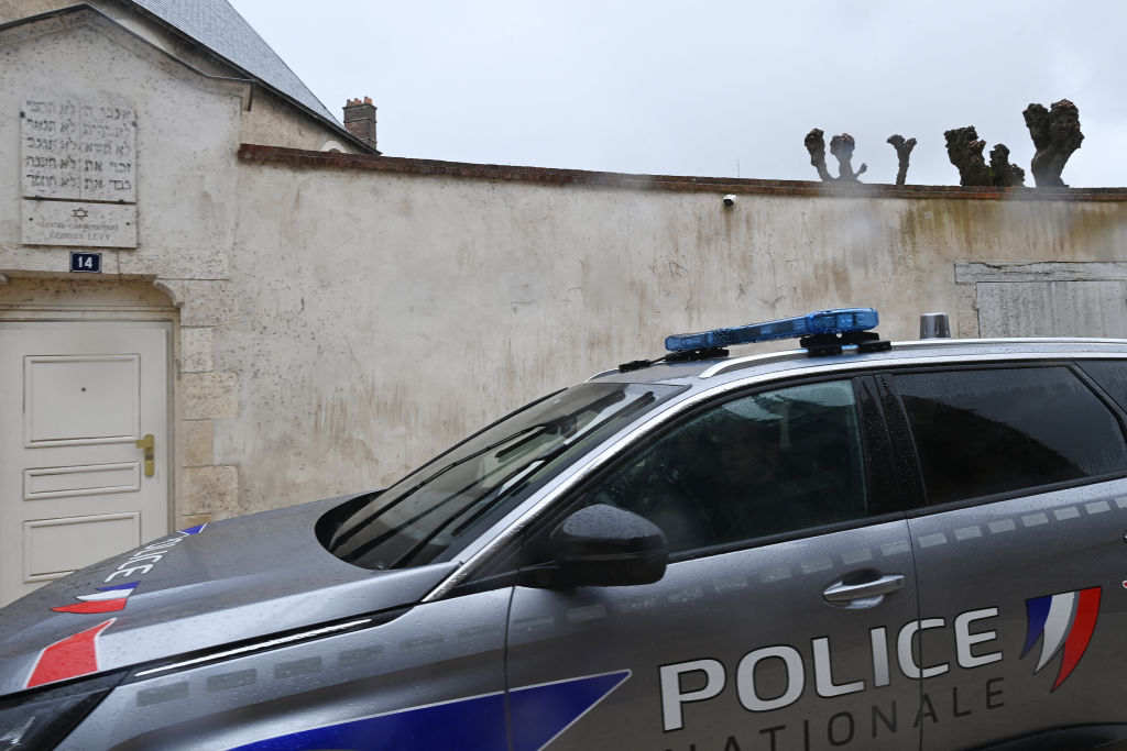 Rabbin agressé à Orléans : le mineur a été condamné à 16 mois de prison ferme