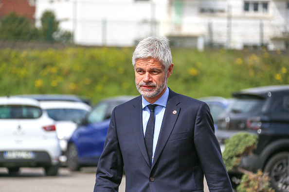 Laurent Wauquiez propose d'« enfermer" les OQTF dangereux à Saint-Pierre-et-Miquelon, suscitant un tollé