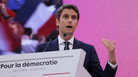 Marine Le Pen condamnée dénonce une « décision politique », « tu voles, tu paies » répond Gabriel Attal