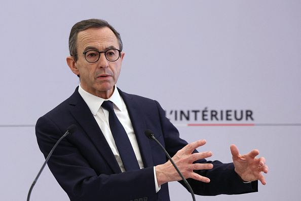 Bruno Retailleau réclame un référendum pour « reprendre le contrôle de l’immigration »