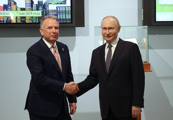 Vladimir Poutine propose de geler la ligne de front en Ukraine, selon le Financial Times